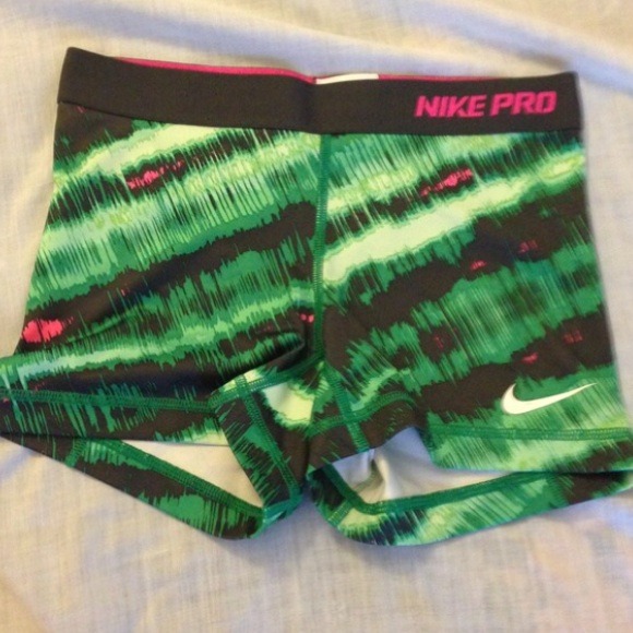 Nike pro shorts green