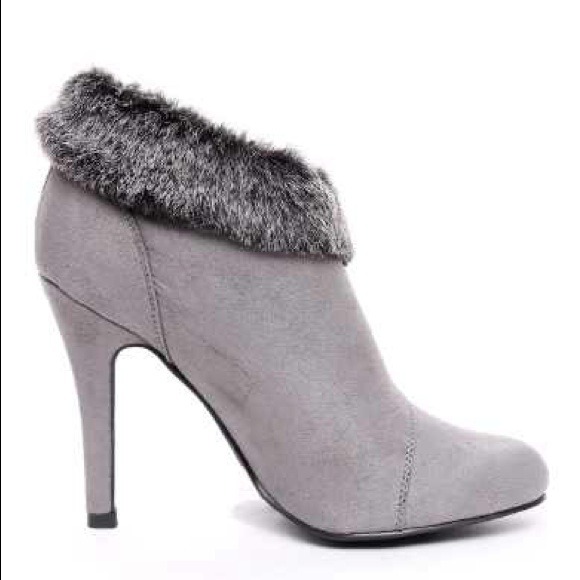Cute faux fur buckle heels 💥NEW💥 - Picture 4 of 4