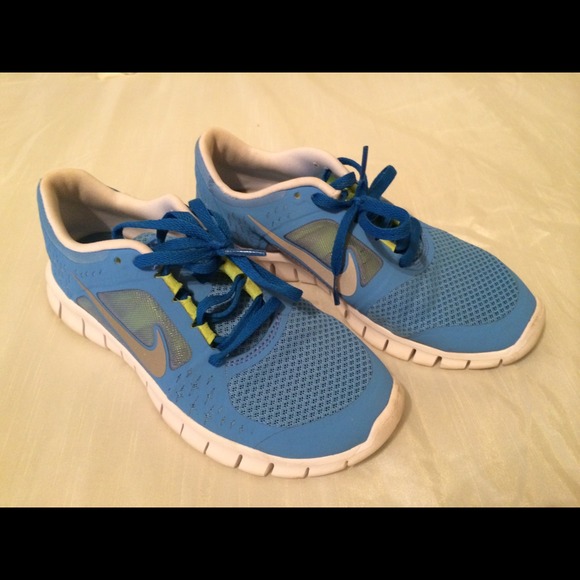 Nike Free Run Youth size 4 - Picture 2 of 2