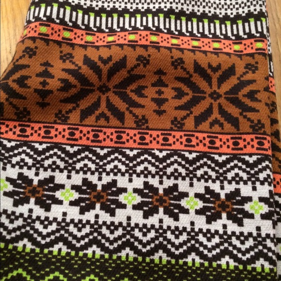 Fleeced lined aztec print leggings!! - Picture 2 of 3