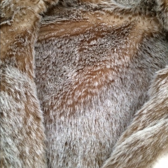 Cream, fur zip up vest - Picture 2 of 3
