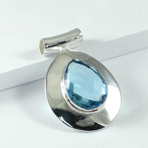 🌟SOLD @BUNDLED🌟Sterling Silver & Blue Topaz