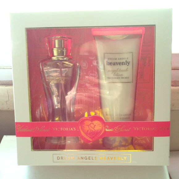sOLD NWT VS perfume & lotion