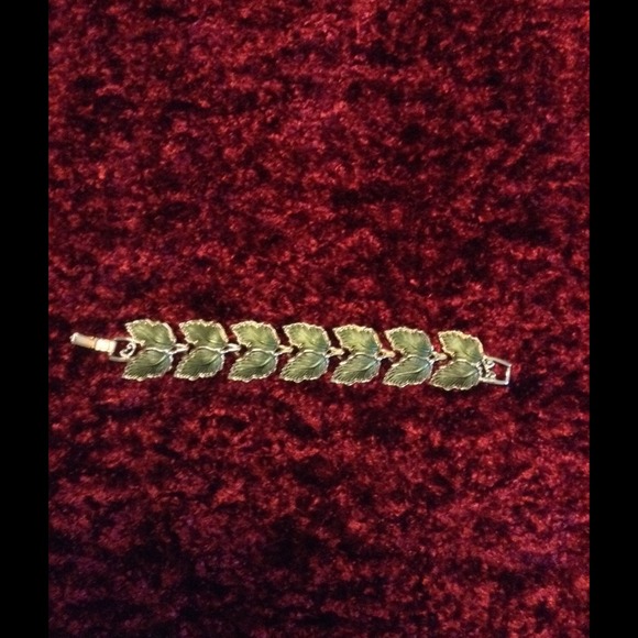 Vintage Leaf Bracelet