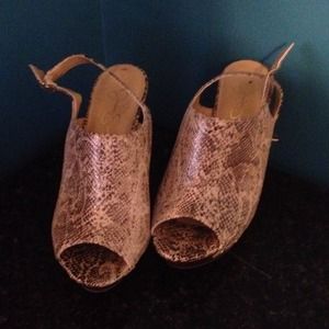 Jessica Simpson wedges