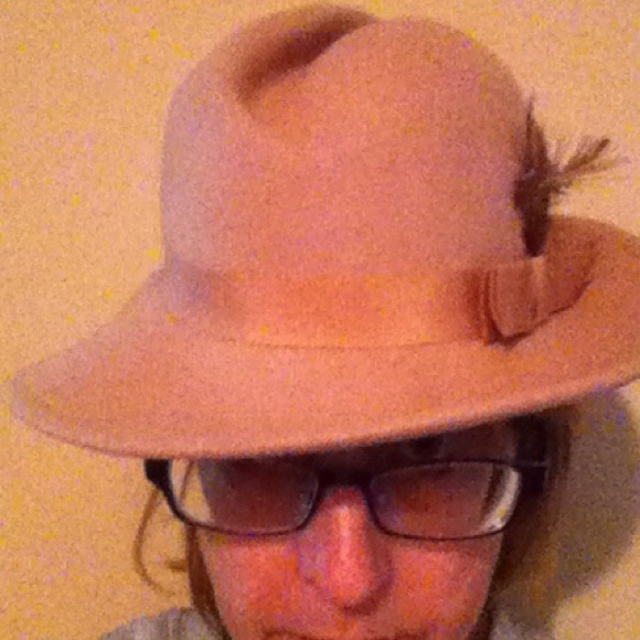 Beige wool hat - Picture 4 of 4