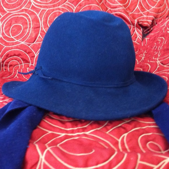 Navy wool hat
