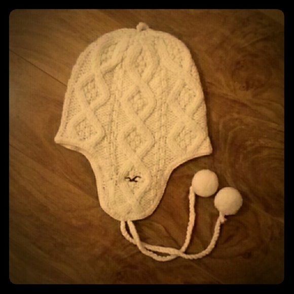 Hollister Cable Knit Hat