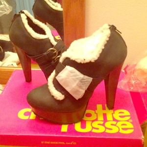 Perfect winter pumps