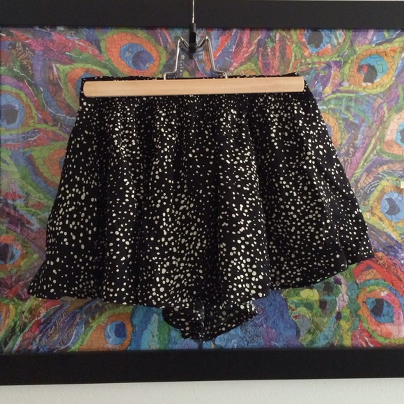 Black dotted skort - Picture 2 of 3