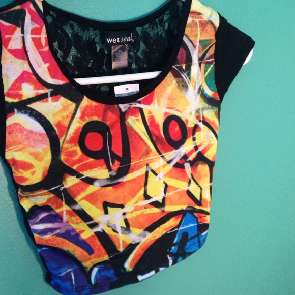 ❌TRADED❌Graffiti crop top - Picture 4 of 4