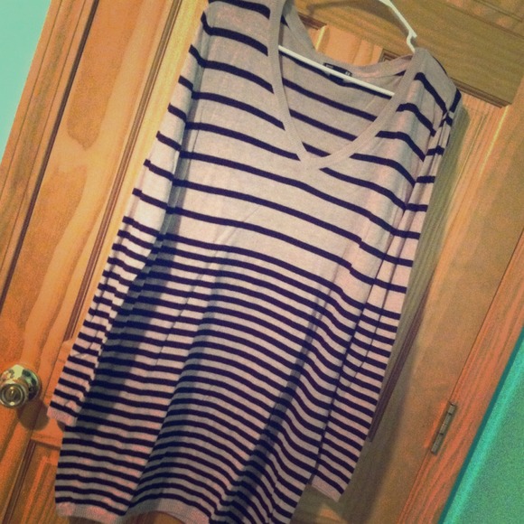 Oatmeal & black V kneck sweater dress.