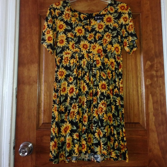 Vintage sunflower skater dress