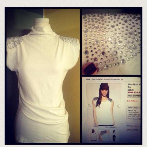 *REDUCED!* from $15.. Embellished top, NWOT