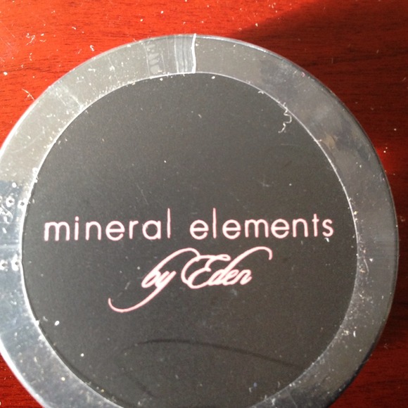 Mineral Elements Foundation Make- up