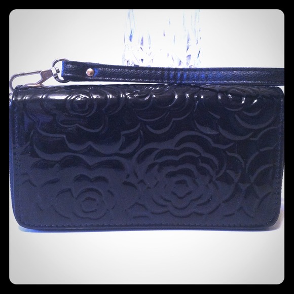 🎉🎉Reduced price!!🎉🎉Black patent clutch