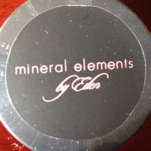 Mineral Elements Mineral Veil finishing powder