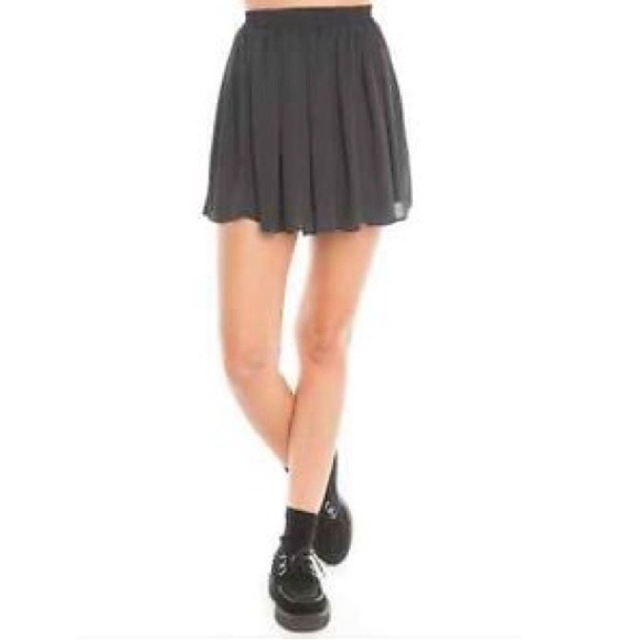 ❌sold❌NWOT Brandy Melville black skirt