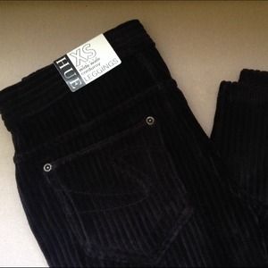 HUE wide wale corduroy