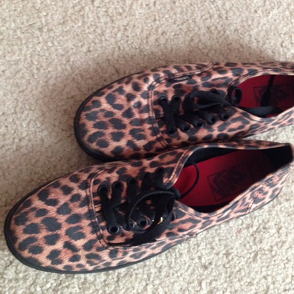 Vans cheetah size 8