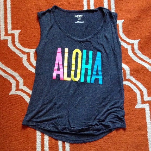 Old Navy tee
