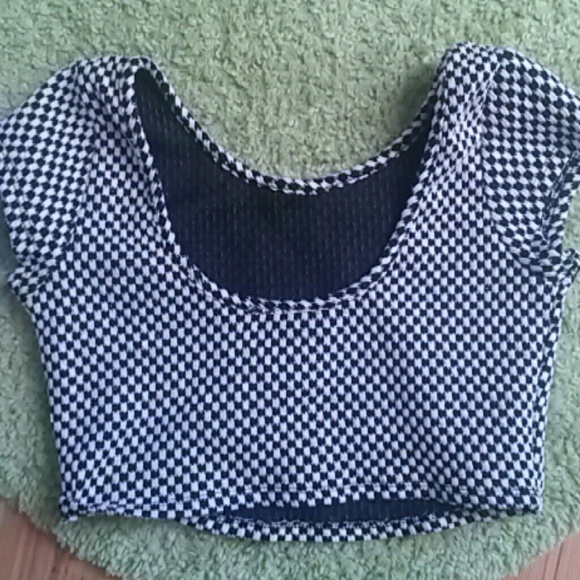 Checkered Crop top - Picture 3 of 3