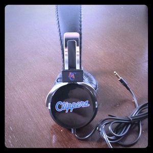 Clippers logo head phones
