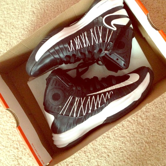 Nike hyperdunks size 7