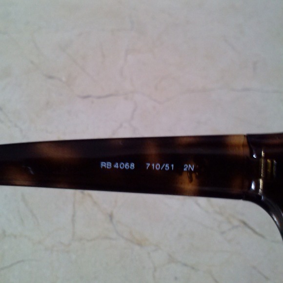 SOLD‼️Ray-Ban Sunglasses - Picture 3 of 4