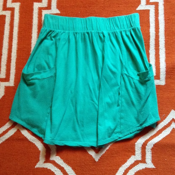 Roxy skirt with mesh pockets