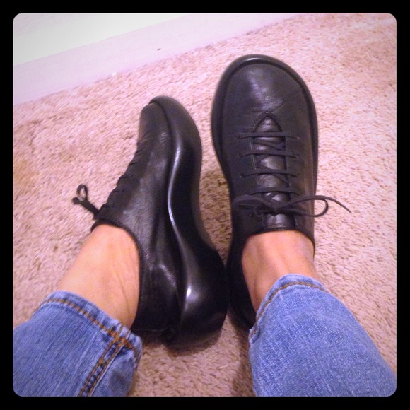NWOB  Leather Robert Clergerie Flats