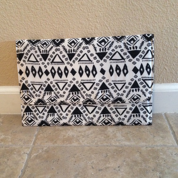 Clutches & Wallets - Oversized Clutch