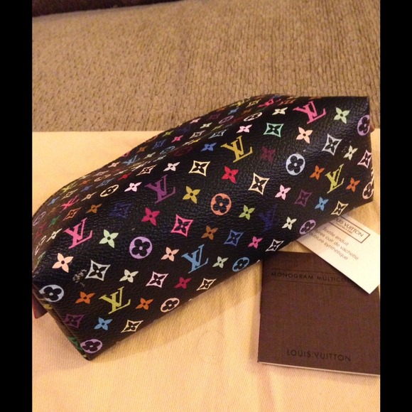 👛Louis Vuitton Cosmetic Case💄HOLD - Picture 3 of 4