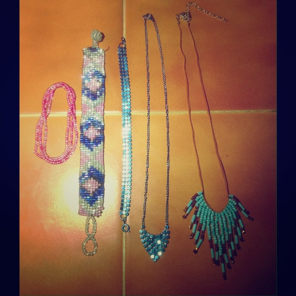 5 Piece Lot Costume Jewelry Aqua Turq Pink Beads - Picture 1 of 3