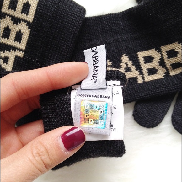 Dolce & Gabbana Accessories - 🌸SALE! -- ✨HP!✨ D&G charcoal grey wool gloves! Dolce & Gabbana Accessories - 🌸SALE! -- ✨HP!✨ D&G charcoal grey wool gloves!