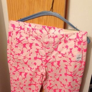 GAP Pants - Gap NWT skinny mini size 2 printed pants GAP Pants - Gap NWT skinny mini size 2 printed pants