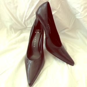 Ellemenno pointy toe heels