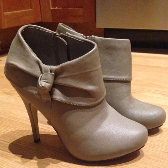 Forever 21 Boots - NEW! Taupe Booties by F21- 7.5