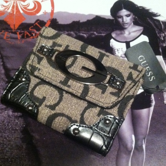 SOLD! Small Guess Wallet!