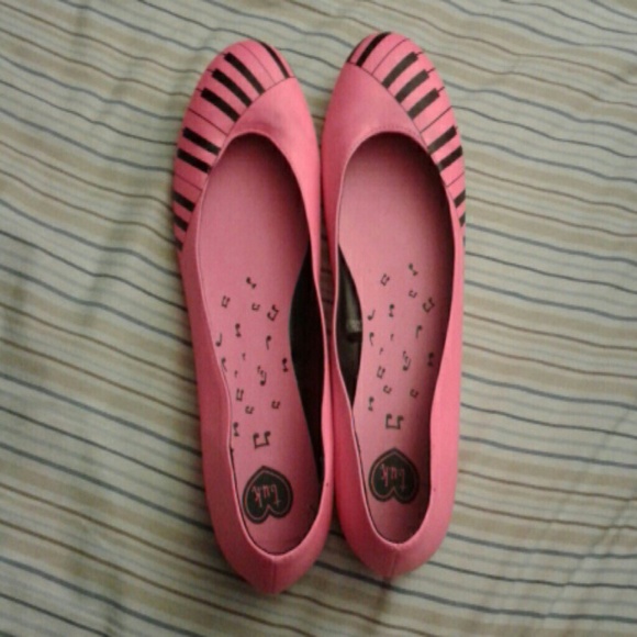 Hot pink flats