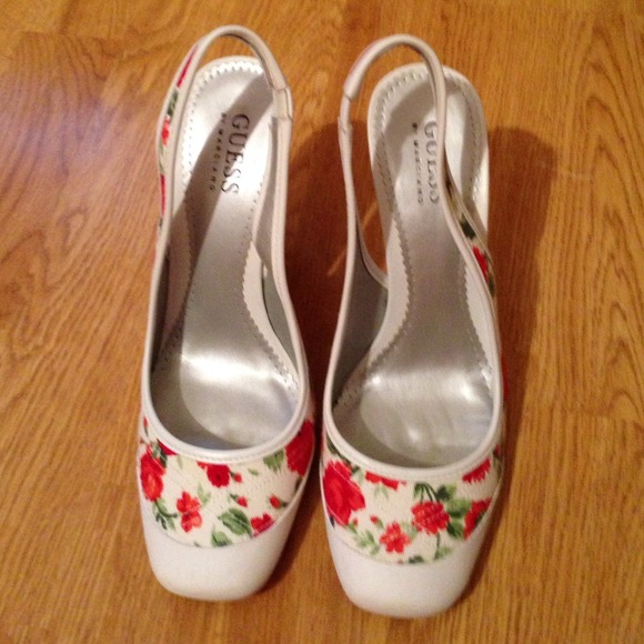 White wedges. Floral print. - Picture 1 of 3