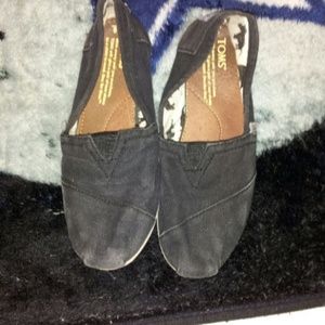 Toms