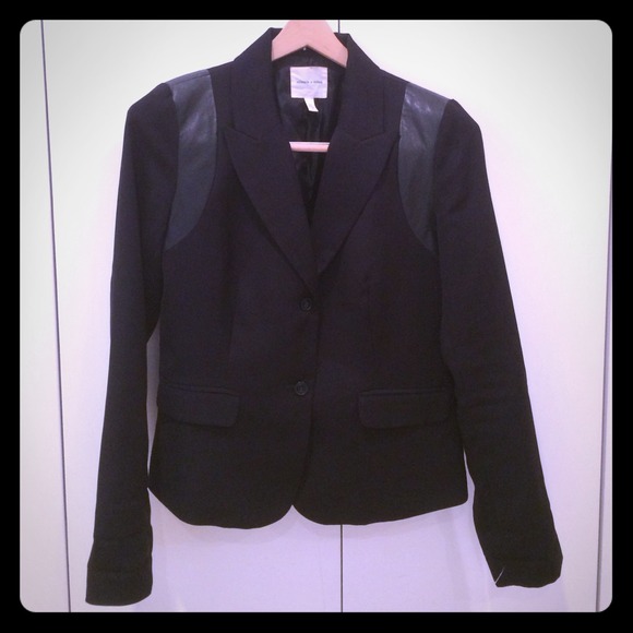 ⛔️Sold to a Friend⛔️Black Blazer