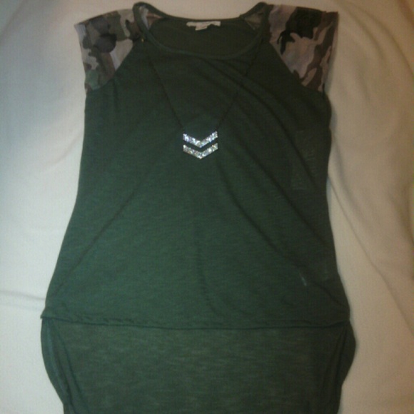 Army inspired high-low shirt.