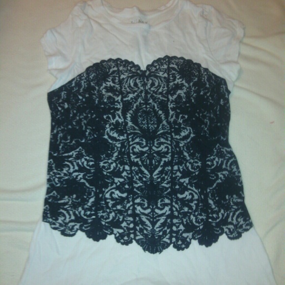 White tshirt with corset detail