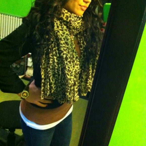 Leopard scarf