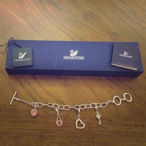 💯 Authentic Swarovski charm bracelet