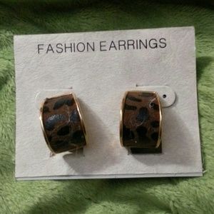 Clip earings
