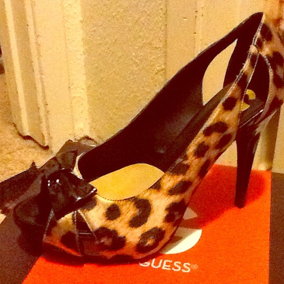 🎀Guess Heels🎀