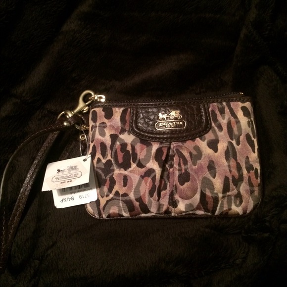 SOLD NWT Coach Wristlet 💙
